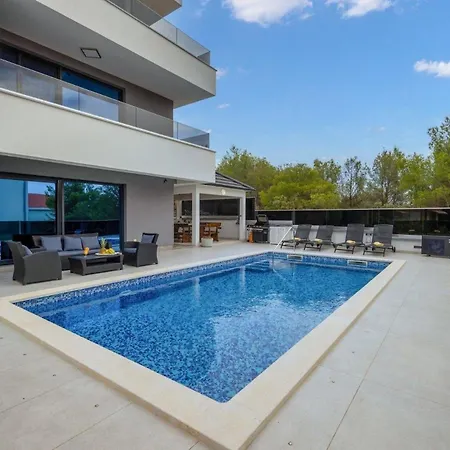 Ferienhaus Fur 9 Personen Und 1 Kind In Sibenik, Dalmatien Norddalmatien Дом отдыха *