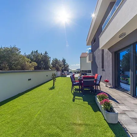 Ferienhaus Fur 9 Personen Und 1 Kind In Sibenik, Dalmatien Norddalmatien Дом отдыха *